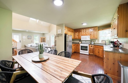 Suches House | Riverside Oasis! Close to Helen and Wineries