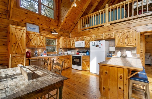 Lancaster Ski Chalet | Robin's Nest at Cove Hollow