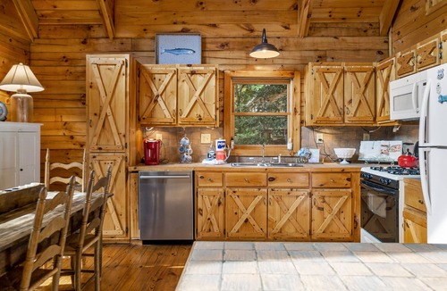 Lancaster Ski Chalet | Robin's Nest at Cove Hollow