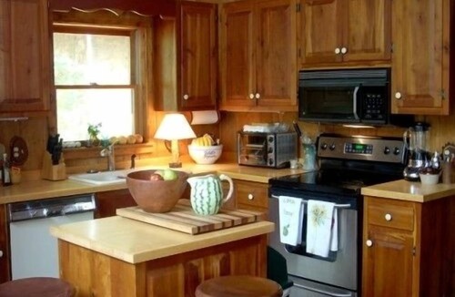 Salem House | Robinson Lake Front Lodge on Lake Jocassee