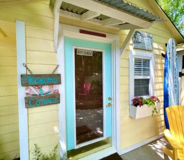 Charleston Villa | Romantic Beach Style Cottage close to everything!