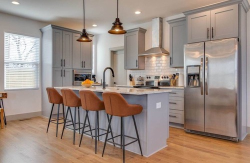 Hope Gardens House | Rooftop Fire Pit | 2 mi to Brdwy | Modern Vibes