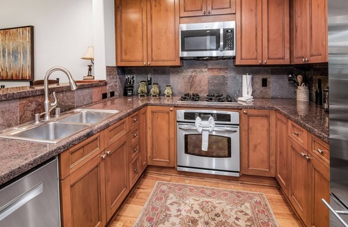 Avon House | Roomy, Luxurious Ski-In/Ski-Out w/Views, Hot Tub! Bachelor Gulch, Beaver Creek