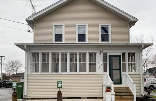 Brillion House | Rosemary Parsonage: Spacious 5-bedroom house in amazing Brillion with WiFi, AC