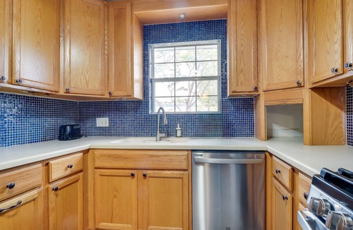 Round Rock House | Round Rock Home with Large Yard: 20 Mi to Austin!