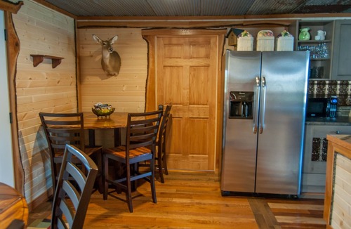 Makanda Cabin | Rustic Cabin - Jetted Tubs - Wi-Fi - Wonderful Views - Grill - Firepit - Porch