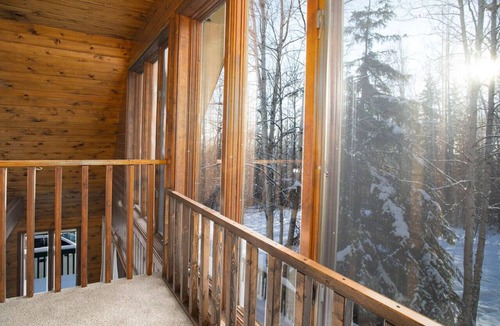 College Cabin | Rustic Cozy Moose Chateau w/4b3b Center Located