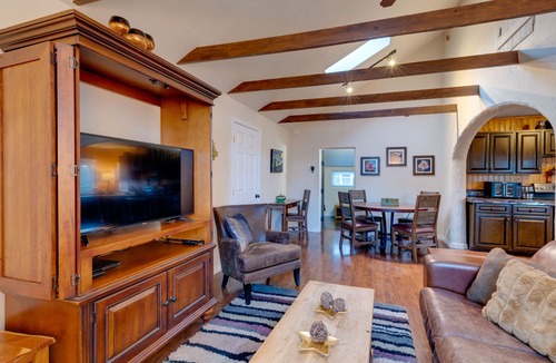 Green Mountain Falls Cabin | Rustic Log Cabin w/Studio ~ 5 Mi to Pikes Peak!
