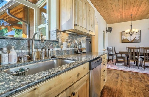 Woodland Park Ski Chalet | Rustic Lux! Private Cabin, Hot Tub, Game Room A+