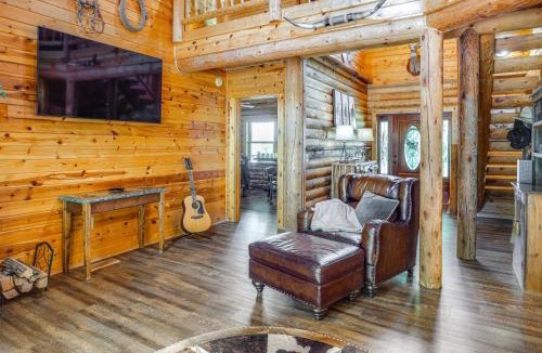 Chestnut Mound House | Rustic Retreat in Hickman on 160 Acres with Views!
