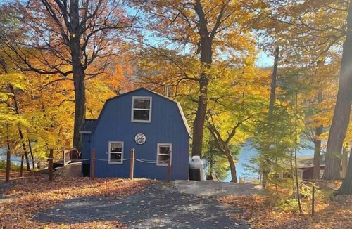 Deer River Cabin | *RUSTIC RETREAT* Peaceful, cozy cabin, with beautiful lake views
