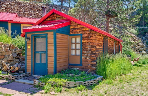Lyons Cabin | Rustic Riverside Cabin with Patio — Family Escape