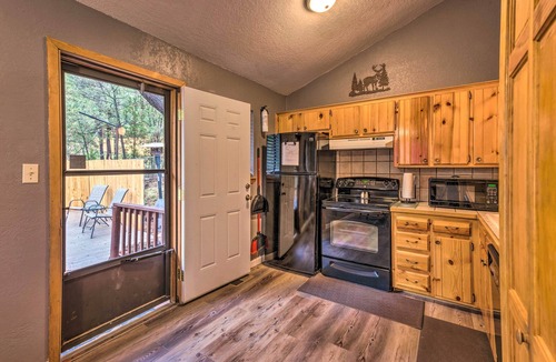 Ruidoso Downs Cabin | Rustic Ruidoso Cabin w/Large Deck & Grill!