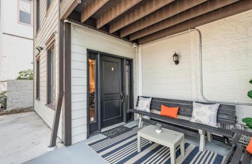 Rutledge Hill House | Rutledge After Dark - Walk to Broadway & The Gulch