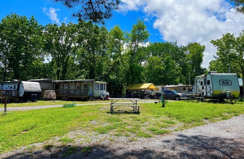 Aurora RV Rental | RV Site #45 Pull Through 50ftx32ft