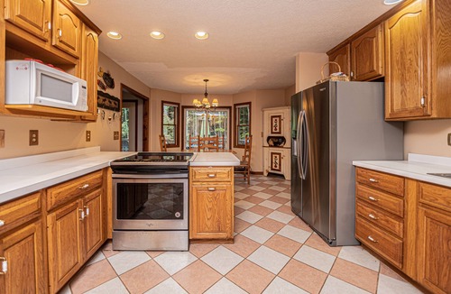 Blakeslee House | S'more Fun | Community Pool, Dock, Playground!