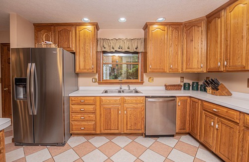 Blakeslee House | S'more Fun | Community Pool, Dock, Playground!