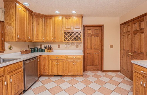 Blakeslee House | S'more Fun | Community Pool, Dock, Playground!
