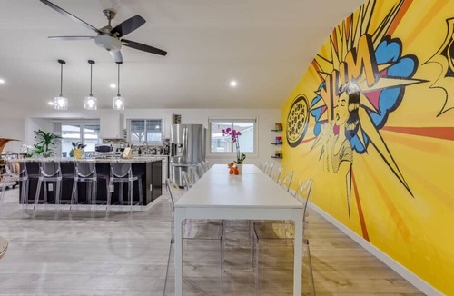 South Westminster House | Salt Water Pool | Hot Tub | Karaoke | Mini Putt