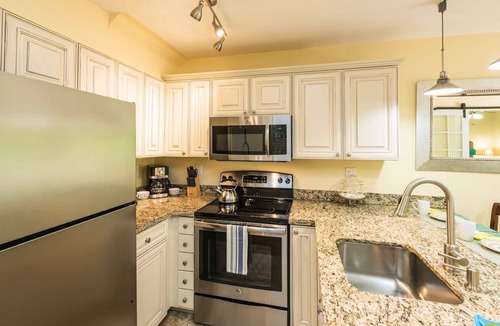 Truman Annex Condo | *SALTWATER HARMONY @ THE ANNEX* Charming Condo & Pool + LAST KEY SERVICES.
