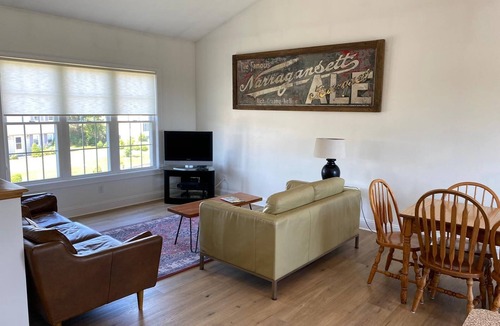 Eastward Look House | Scarborough Beach, Ocean View, Sleeps 10, A/C, Cable, Internet, Linens