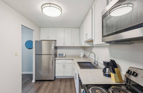 Parma Apartment | Scenic towers 3020I Cozy & Comfy I Free Parking