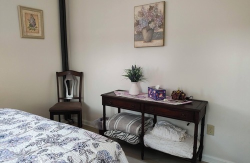 Gap House | Scenic View Lodging ~ A Country Suite with Country Charm.