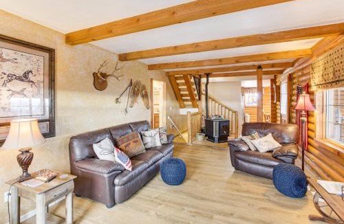 Sweetwater House | Scenic Views and Game Room Garden City Retreat!