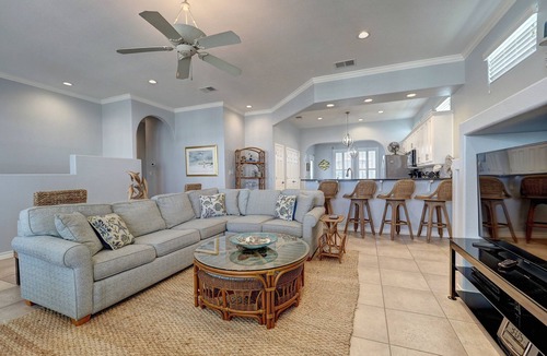Port Aransas House | Sea Horse Inn, A Short Walk To The Beach, Sleeps 10, 4/3.