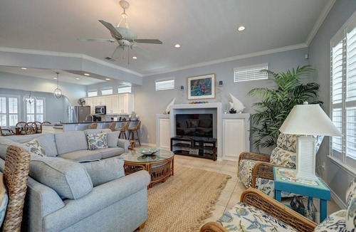 Port Aransas House | Sea Horse Inn, A Short Walk To The Beach, Sleeps 10, 4/3.
