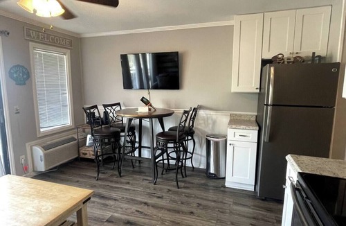 Hilton Head Island Condo | Seabatical-Beautiful ocean view! w/Bikes & Chairs