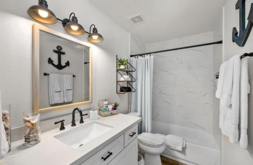 El Lago House | Seabrook 3BR Near Kemah Boardwalk, El Jardin Beach