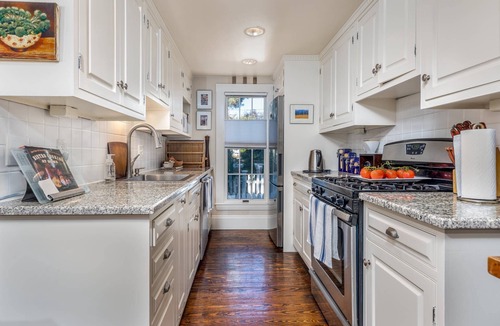Swampscott House | SeaCity View: Wake Up to the Waves - Beautiful Beach View Stay Swampscott!