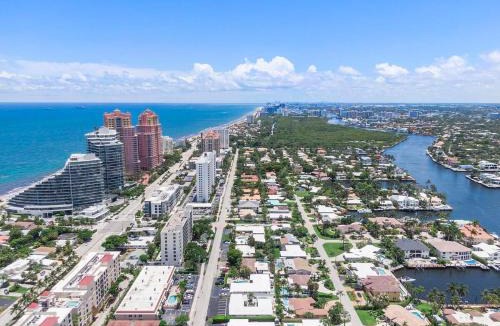 Dolphin Isles Apartment | Seashell Walk To The Beach Comfy Beds Firepit Pool