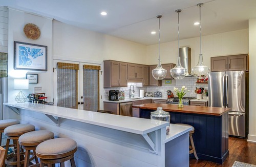 Isle of Palms House | Seaside Cottage 81 - Grand Pavilion Pool Pass!
