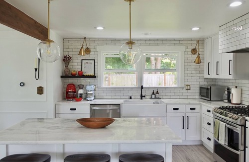 Greenwood House | Seattle Lighthaus: 4BR Retreat, Entire Property with Luxurious Amenities! ✨
