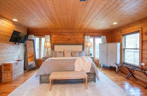 Kedron House | Secluded 18-Acres with Pool Hot Tub Pool Table