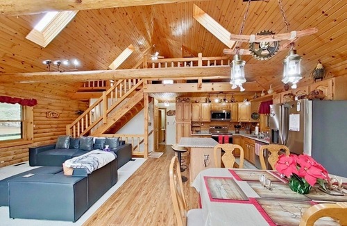 Gregory Cabin | Secluded 3400 Sq Ft Log Cabin Retreat with Modern Comforts & Screne Nature views