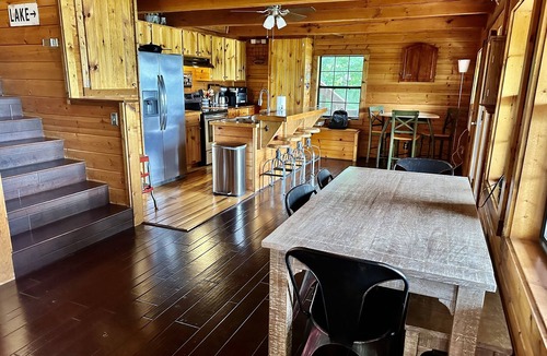 Baxter Cabin | Secluded Cabin With a View!