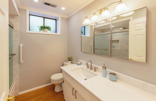 Bridle Trails Apartment | Secluded Private Suite in Bridle Trails – Near Major Tech & 25 Min to Seattle