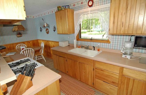 Cable House | Seidls 3 bedroom, 2 bath ranch style home on Mumm’s Bay