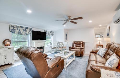Burdett House | Seneca Lake Retreat with Deck - Walk to Wineries!