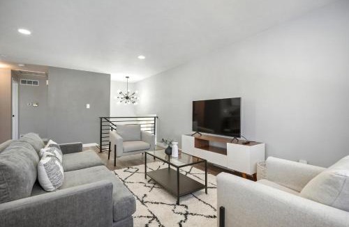 Highlands House | Serene 4-Bedroom Getaway in Arvada! Pet-friendly!