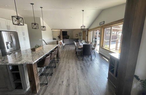 Richmond Hill Corridor House | Serene and sunny paradise with Pikes Peak views, chef’s kitchen & Trager