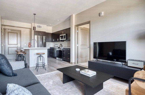 Burlingame Apartment | Serene Burlingame 2BR w/Roof, Gym & W/D, nr Caltrain, by Blueground