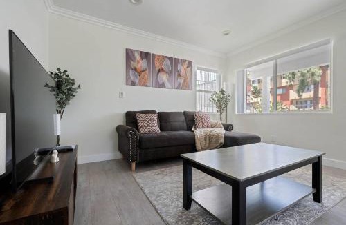 Burbank House | Serene Home in Central Burbank