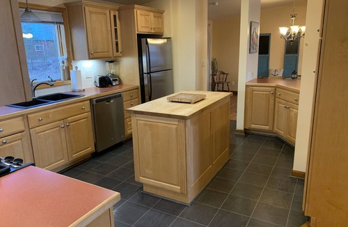 North Bay House | Serene Oneida Lake Lakefront Property: Minutes from Sylvan Beach!