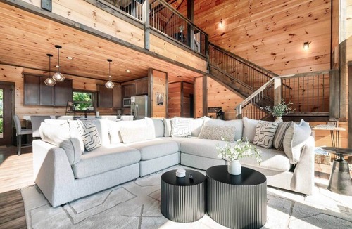 Chalet Village North House | Serenity Sunrise- Mtn VIEWS- Fire Pit- Gameroom