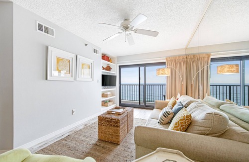 Navarre Beach Condo | Seventh-floor dog-friendly condo with incredible Gulf-front views & pool