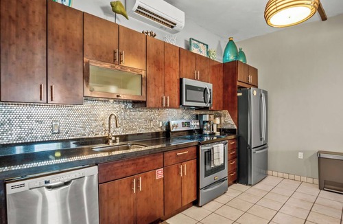 Port Aransas House | Shadow Palm Villa 1 Captain's Quarters/Private villas